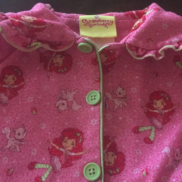 Strawberry shortcake pjs - Picture 2 of 3